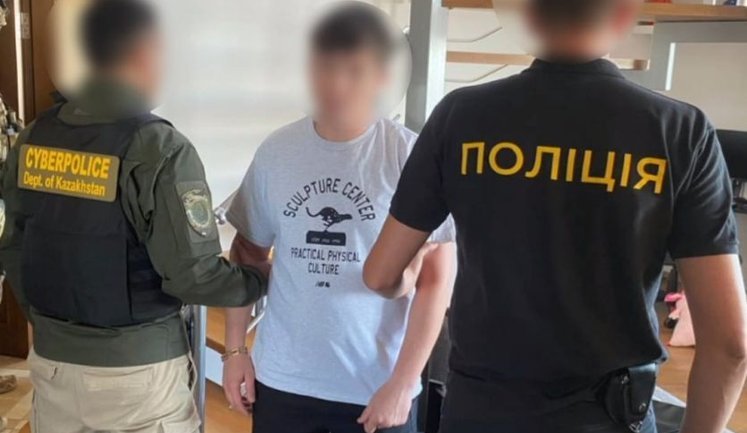 Обманывали граждан Казахстана: разоблачена и пресечена деятельность мошеннического колл-центра на Буковине. ФОТОРЕПОРТАЖ