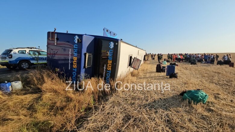 Автобус с более чем 50 украинцами перевернулся в Румынии