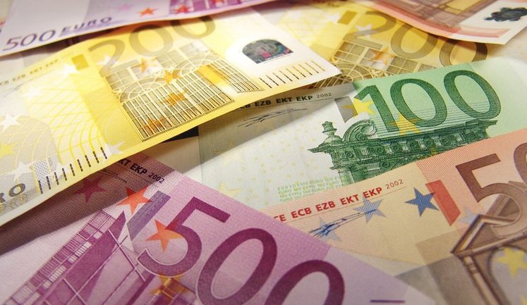 Українці в липні збільшили чисту купівлю євро до еквіваленту $312 мільйонів. Це майже на $100 мільйонів більше, ніж у травні, – НБУ