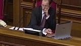 Яценюка чуть не замочили прямо в кресле спикера. ВИДЕО.