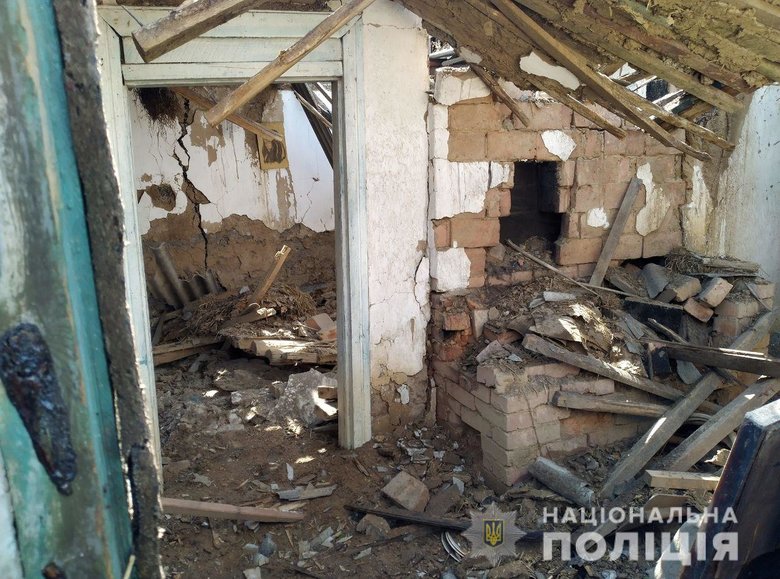 Пряме попадання в будинок та осколкові поранення. За добу росіяни вбили 4 мирних жителів Донеччини 06