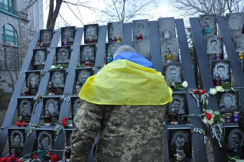 Пам’ятаємо!: у Києві вшанували подвиг Героїв Небесної Сотні 57