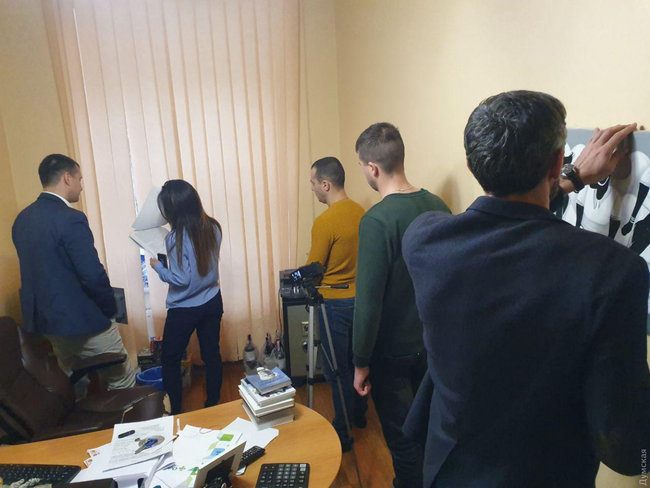 НАБУ проводить обшуки на телеканалі Думська TV 01