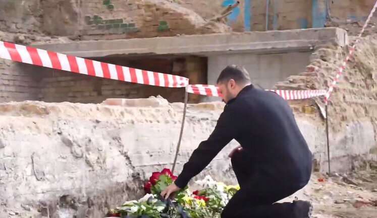 Zelenskyy visited site of Russian strike on building in Kyiv: "This is reminder to world that Russia chooses murder". VIDEO
