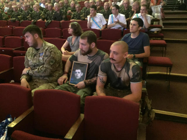 николаев герой народный награждение