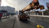 Автокран протаранив стрілою маршрутку в Одесі, постраждали 3 пасажири. ФОТО