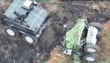 Оператор НРК 42-й ОМБр спас перевернутого робота и помог ему продолжить выполнение боевой задачи. ВИДЕО