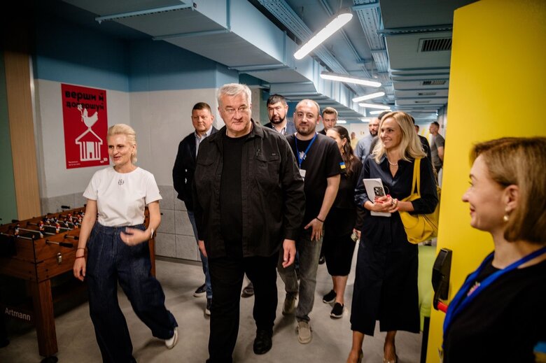 Sybiga and more than 80 ambassadors visited Zaporizhzhia