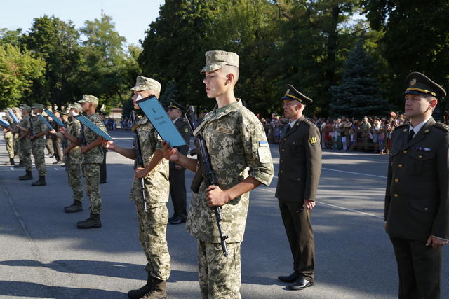 Першокурсники Одеської військової академії склали присягу 08