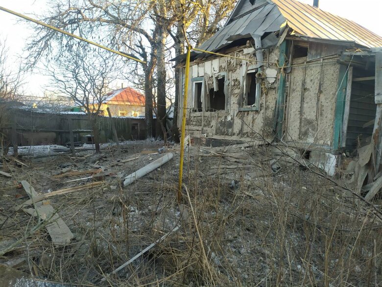 Унаслідок обстрілу Сумщини пошкоджено приватні будинки, школу та сільський клуб, - Держприкордонслужба 01
