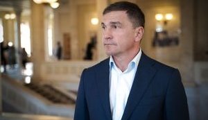 Чому шість президентів України так і не зробили нас незалежними?