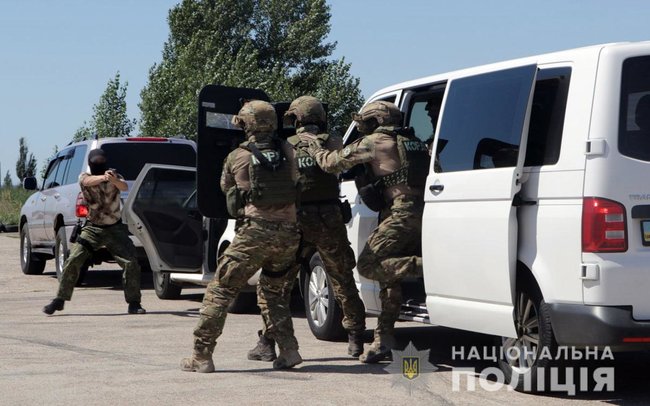 Спецподразделение КОРД Донецкой области провело учения по задержанию преступников, передвигающихся на автомобиле 02
