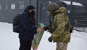 Оккупанты продолжают полностью блокировать движение на пяти из семи КПВВ на Донбассе, - МВД