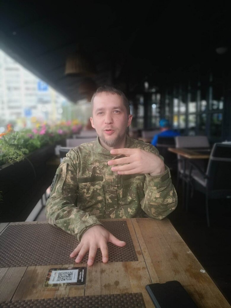 Профі радіоелектронної розвідки Михась: …Раптом на цю частоту росіян вклинюється хтось із українців і каже: доброго ранку, москалі! 03 Профі радіоелектронної розвідки Михась: …Раптом на цю частоту росіян вклинюється хтось із українців і каже: доброго ранку, москалі! 03