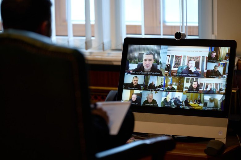 Ситуація в енергетиці після обстрілів: Зеленський провів нараду