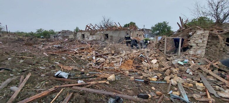 Наслідки ворожого ракетного удару по Вознесенську 05