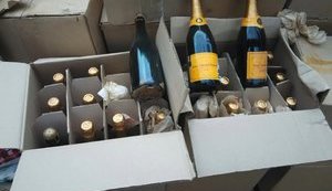 Полиция уничтожила поддельное шампанское на 10 млн грн в Одессе, - Лорткипанидзе. ФОТОрепортаж