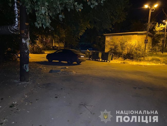 Чоловік підірвався на саморобній вибухівці, йдучи вулицею Дніпра 02