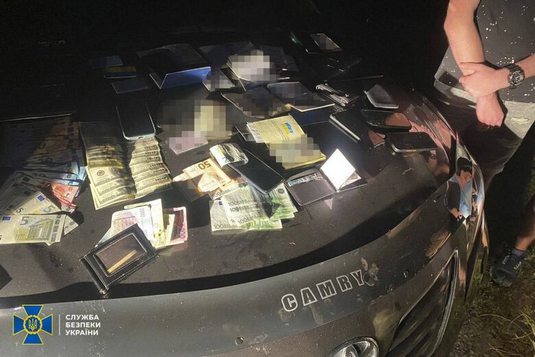 СБУ ліквідувала чотири масштабні канали нелегального виїзду чоловіків призовного віку за кордон 01