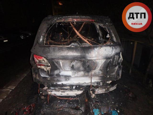 киев пожар автомобиль