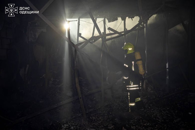 Росія вночі атакувала Одесу. Пошкоджено інфраструктуру та бізнес-центр