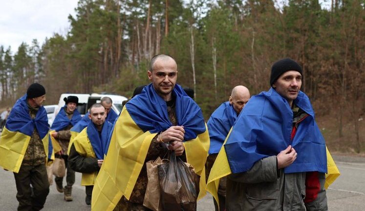Ukraine brings back 175 POWs and 22 severely wounded defenders. VIDEO&PHOTOS