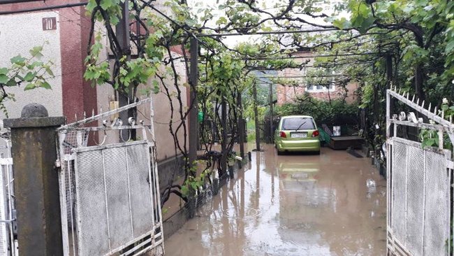 244 households remain flooded in western Ukraine regions 02
