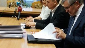 Мартыненко просит суд выпустить его за границу, чтобы представлять Центр Разумкова. ФОТОрепортаж