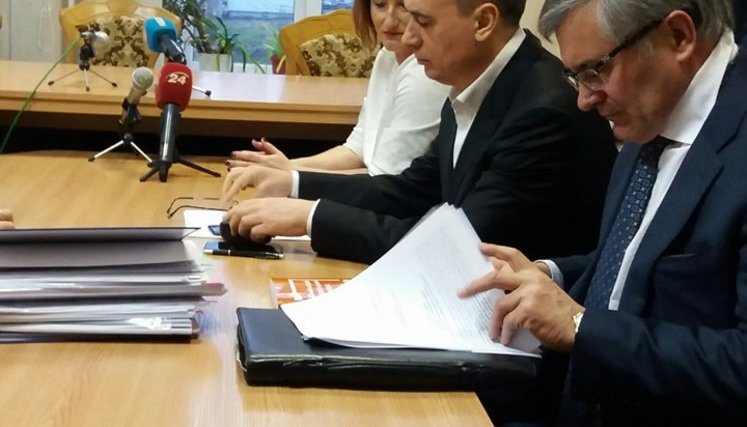 Мартыненко просит суд выпустить его за границу, чтобы представлять Центр Разумкова. ФОТОрепортаж