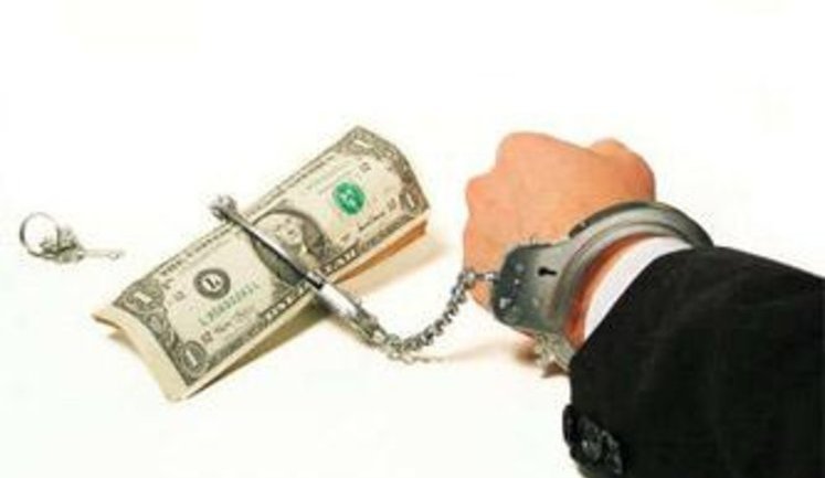 Перед ликвидацией банк "Киевская Русь" переписал недвижимость на 42 миллиона на бабушку