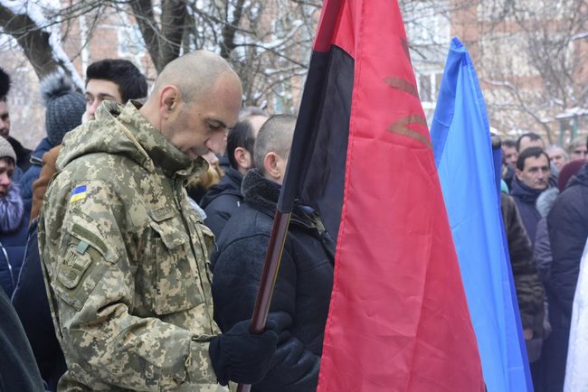 Із загиблим у зоні ООС воїном 72-ї ОМБр Володимиром Крупським попрощалися на Полтавщині 02