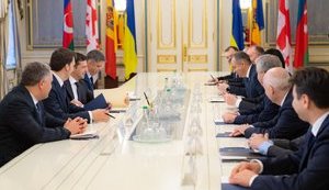 Зеленский в рамках саммита ГУАМ провел встречу с премьерами Грузии и Молдовы и вице-премьером Азербайджана