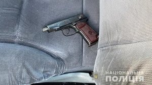 Поліцейський загинув у Дніпрі під час затримання підозрюваного у розбійному нападі, - Нацполіція. ФОТО
