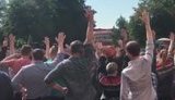 "Хто голосував за Світлану Тіхановську?!" - робітники Мінського тракторного заводу та "Гродножитлобуду" показали чиновникам реальну підтримку опозиційного кандидата. ВIДЕО