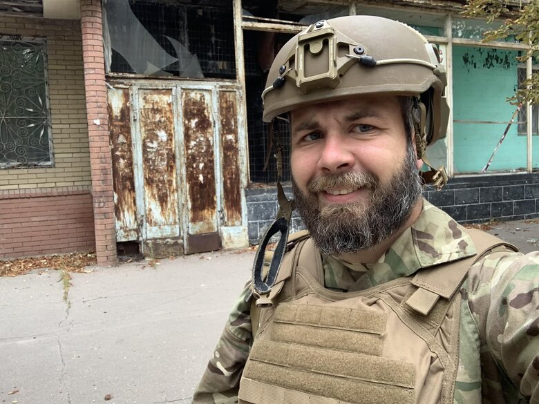 Десантник Євген Назаренко: У мене немає слів, щоб охарактеризувати російську армію. Це взагалі не армія! Це якісь тварюки, які навчилися ходити, але мислять первісними інстинктами 01