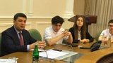 Гройсман: "Перед виборами на нас чекає "парад нісенітниць" від популістів"