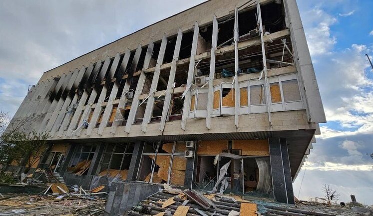 Consequences of enemy attack on regional library in Kherson. PHOTOS