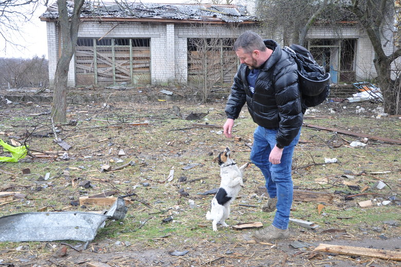 Кількаметрові вирви та зруйновані вщент будинки: Наслідки обстрілу Чернігова російськими окупантами 64
