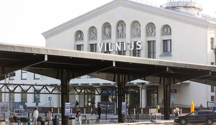 Вильнюсский аэропорт снова останавливал работу из-за воздушных шаров из Беларуси