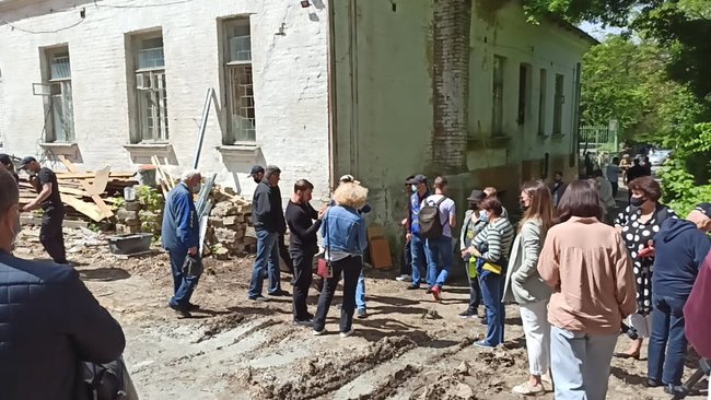 Ні - руйнуванню історичного Києва!: активісти протестують проти забудови маєтку 19 століття в центрі столиці 34