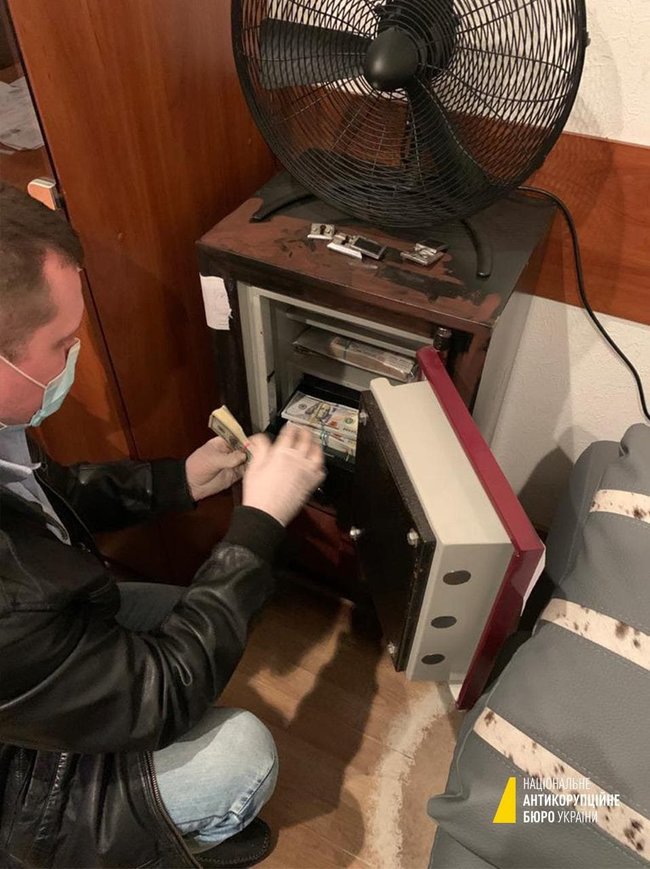 Во время обысков у брата Вовка Зонтова нашли $3,7 млн, 840 тыс. евро, антиквариат и документы на имя главы ОАСК, - НАБУ 03