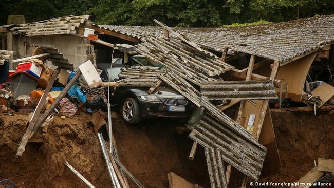 Число жертв наводнений в Германии выросло до 156, сотни людей считаются пропавшими без вести 06