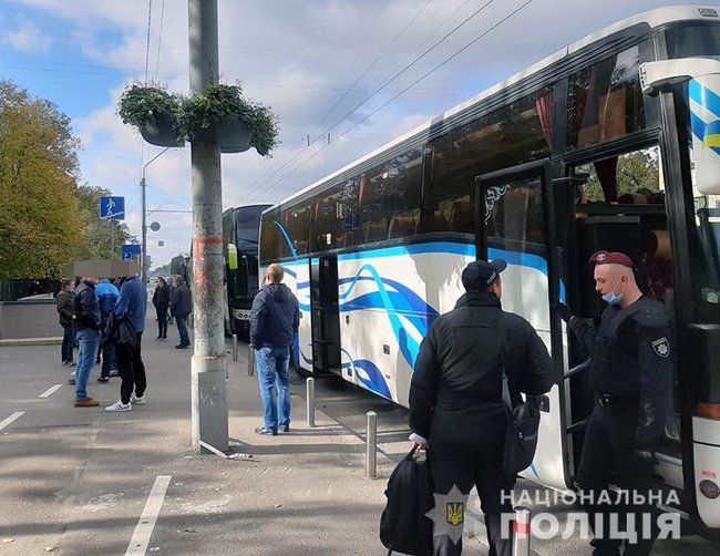 Сітки підкупу виборців викрили в Києві і чотирьох областях, - глава Нацполіції Клименко 03