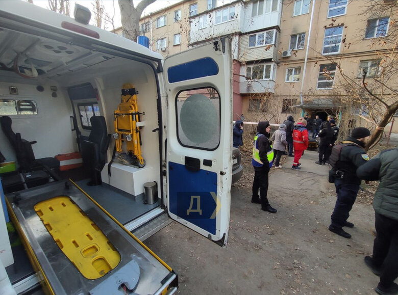 Військовий у стані наркотичного сп’яніння взяв у заручники жінку з дитиною в Одесі. Правоохоронцям вдалось їх звільнити (оновлено) 05