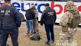 Чоловіка, який продавав дівчат у словацькі борделі, затримали на Закарпатті, - Нацполіція. ФОТО