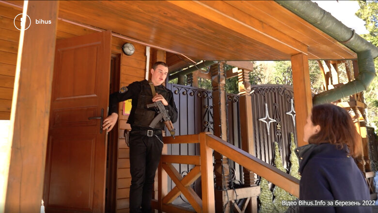 Маєтки Медведчука-Марченко усе ще не конфісковані, поліція охороняє їх в інтересах власників, - ЗМІ 04