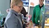 Тимошенко снялась с хот-догом в руках. ВИДЕО