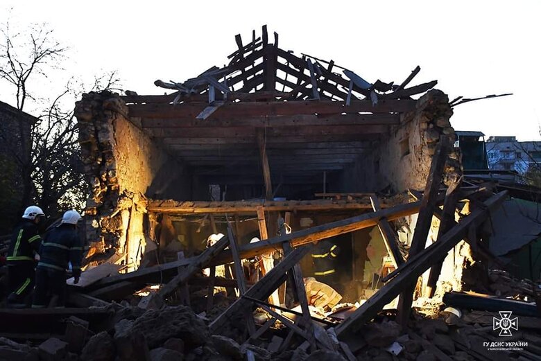 Наслідки ворожих ударів по Миколаєву 05