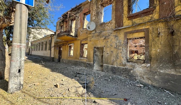 Вранці росіяни вбили двох осіб і одну поранили у Херсоні, ще одна людина загинула і 15 поранені в області за добу