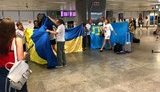 До Національного музею історії передадуть прапори-"мандрівники", на яких залишили підписи українці з різних куточків світу. ФОТОрепортаж